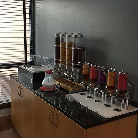 מלון Executive 4*